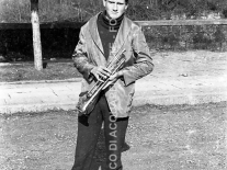 CB2.43.23 Carnevale 1963 - Suonatore