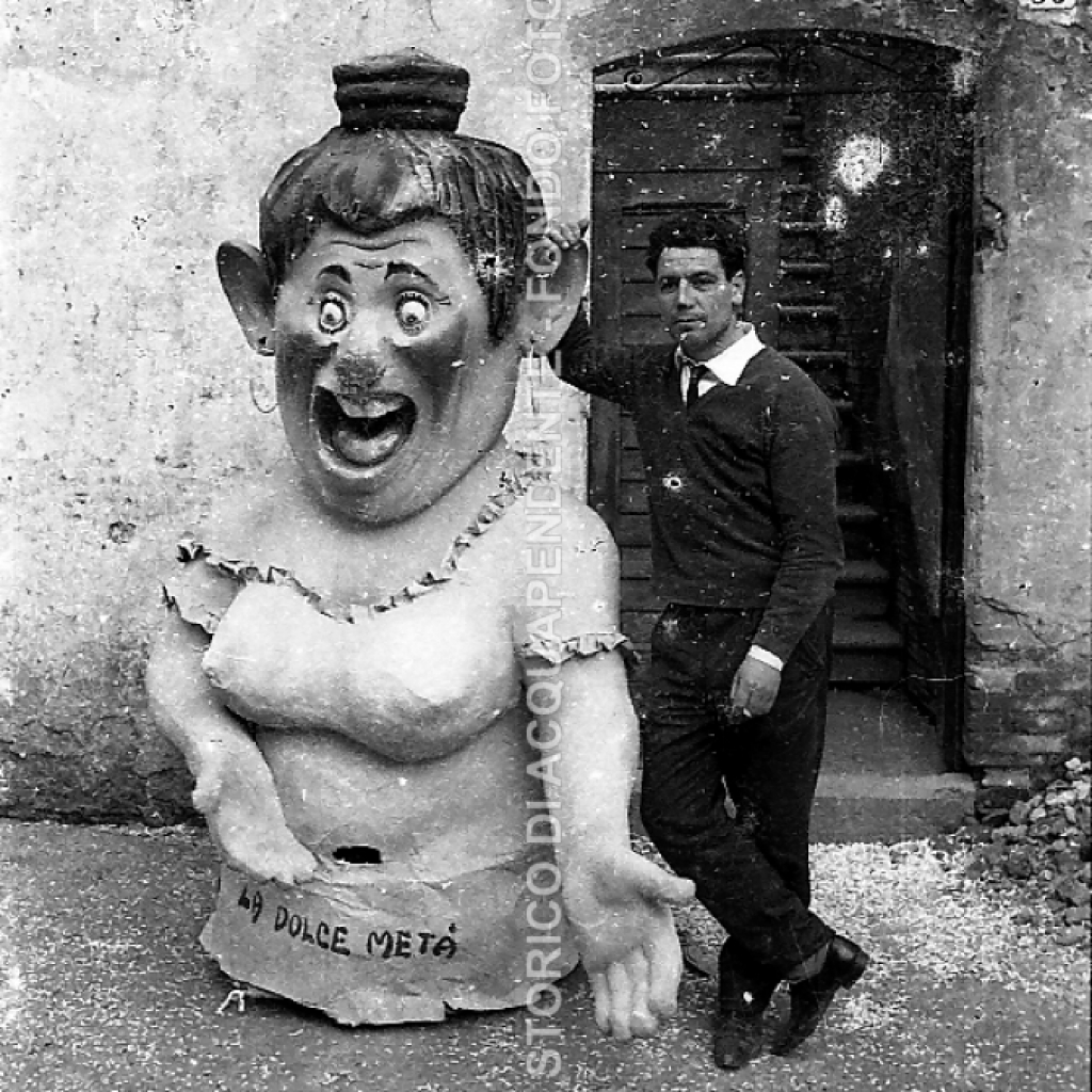 CB2.43.28 Carnevale 1963 - Mandrella Fiorenzo con mascherone
